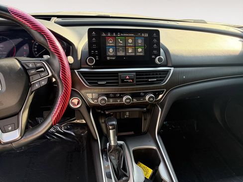 Used 2019 Honda Accord Touring image 11