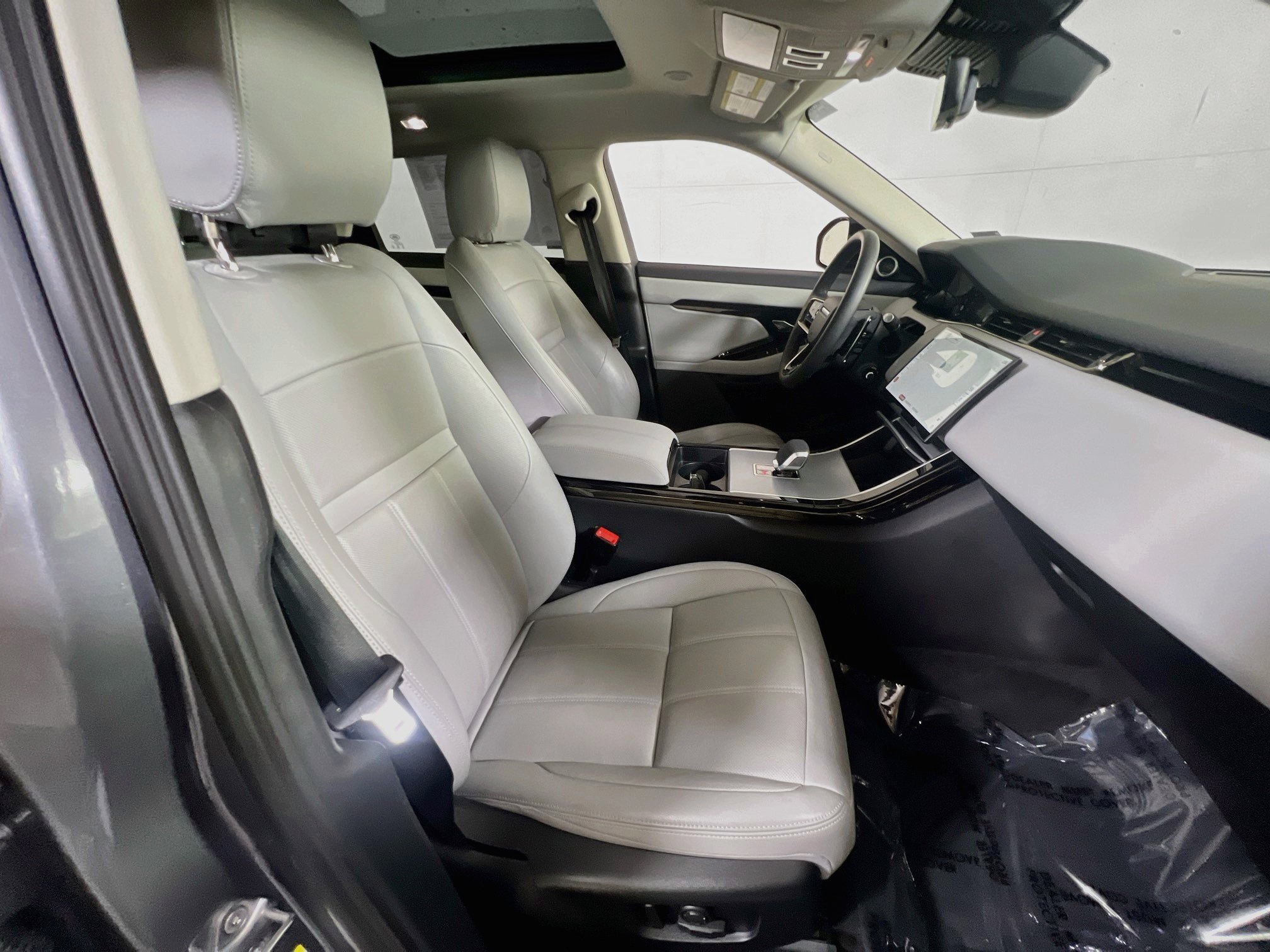 Used 2024 Land Rover Range Rover Evoque S AWD/4WD image 29