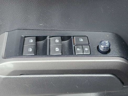 Used 2022 Toyota Tacoma TRD Off-Road w/ Technology Package AWD/4WD image 22