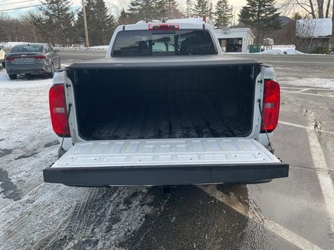 Used 2021 Chevrolet Colorado LT w/ Luxury Package image 9