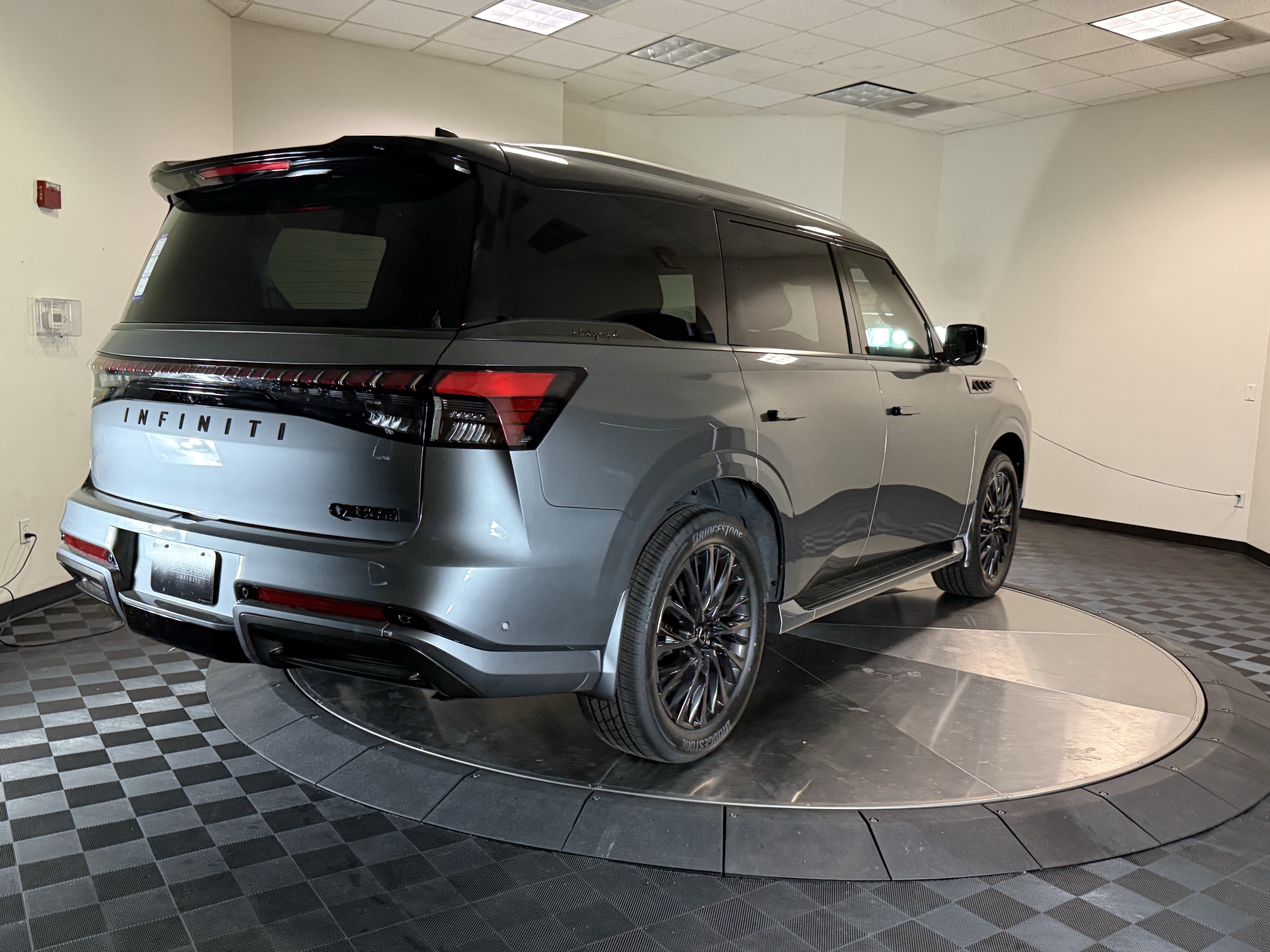 New 2026 INFINITI QX80 Autograph w/ Premium Cargo Package AWD/4WD image 8