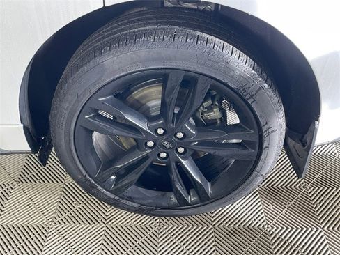 Certified 2021 Ford Edge ST w/ Equipment Group 401A image 19