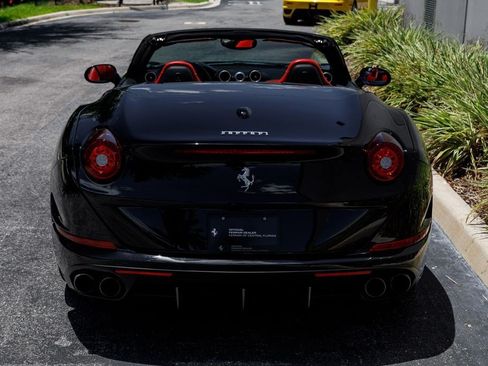 Used 2017 Ferrari California T RWD image 42