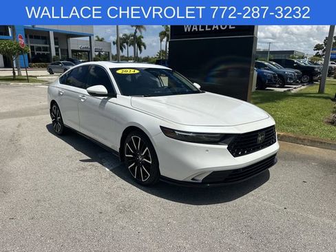 Used 2024 Honda Accord Touring image 4