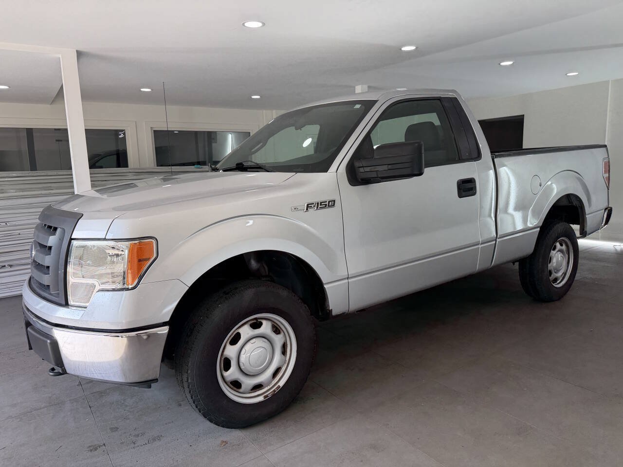 Used 2012 Ford F150 XL w/ XL Decor Group AWD/4WD image 2