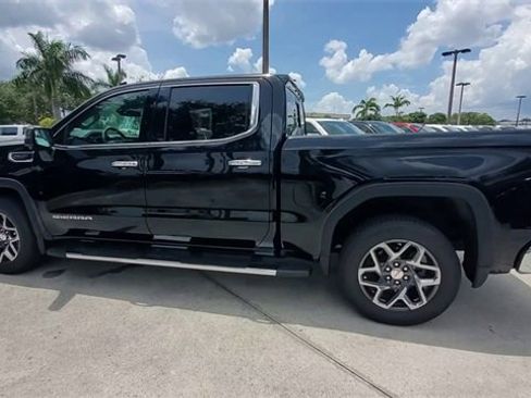 Used 2023 GMC Sierra 1500 SLT w/ SLT Premium Package image 9