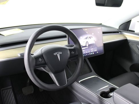 Used 2023 Tesla Model Y Long Range image 7
