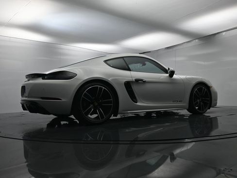 Used 2025 Porsche 718 Cayman GT4 image 45