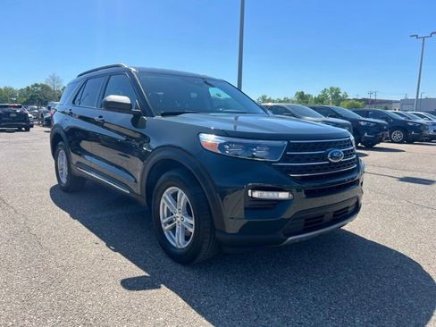 Certified 2023 Ford Explorer XLT w/ Equipment Group 202A AWD/4WD image 2
