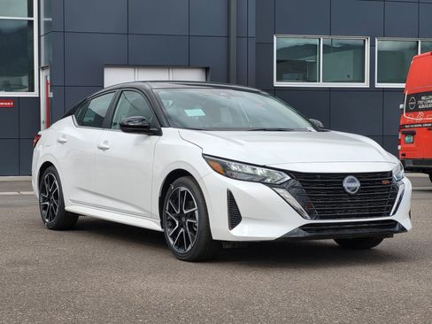 New 2025 Nissan Sentra SR image 7