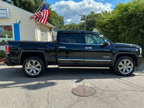 Used 2017 GMC Sierra 1500 Denali w/ Denali Ultimate Package AWD/4WD image 7