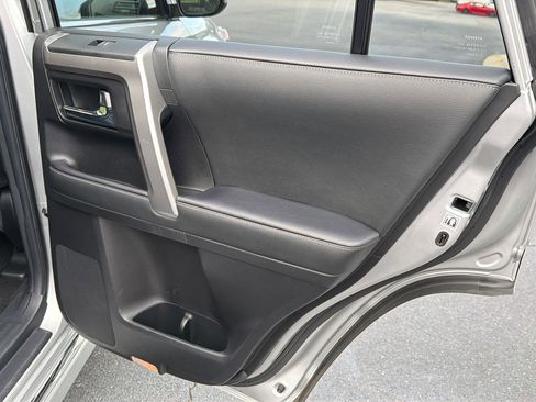 Used 2021 Toyota 4Runner Limited AWD/4WD image 15