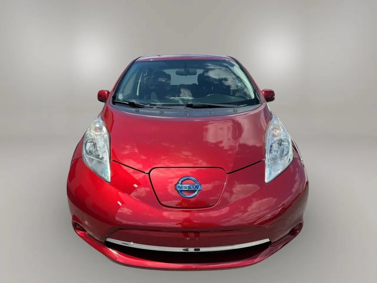 Used 2015 Nissan Leaf S w/ Charge Package FWD image 2