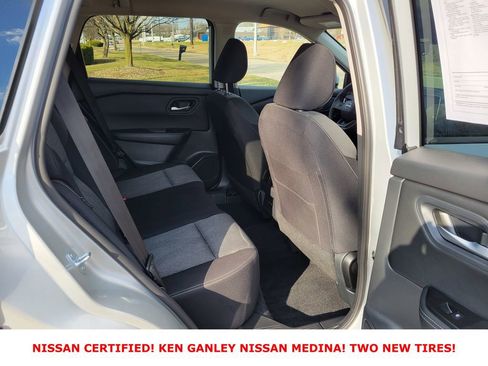 Certified 2025 Nissan Rogue SV image 45