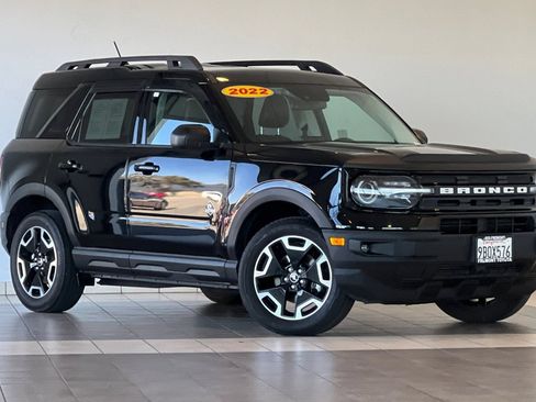 Used 2022 Ford Bronco Sport Outer Banks w/ Tech Package AWD/4WD image 2