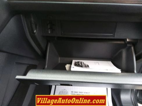 Used 2023 Volkswagen Tiguan SEL R-Line image 36