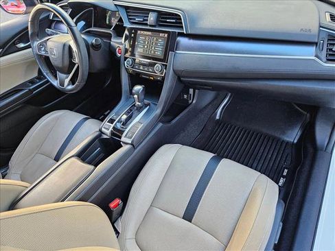 Used 2017 Honda Civic Touring image 19