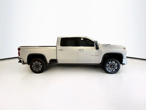 Used 2021 Chevrolet Silverado 2500 High Country w/ Z71 Off-Road Package image 8