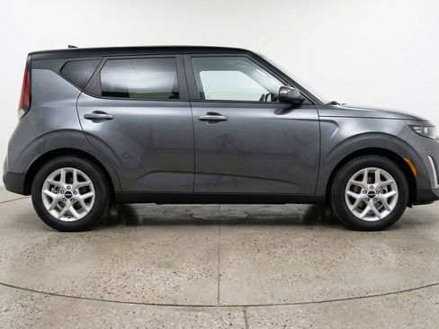 Used 2025 Kia Soul LX w/ LX Technology Package FWD image 11