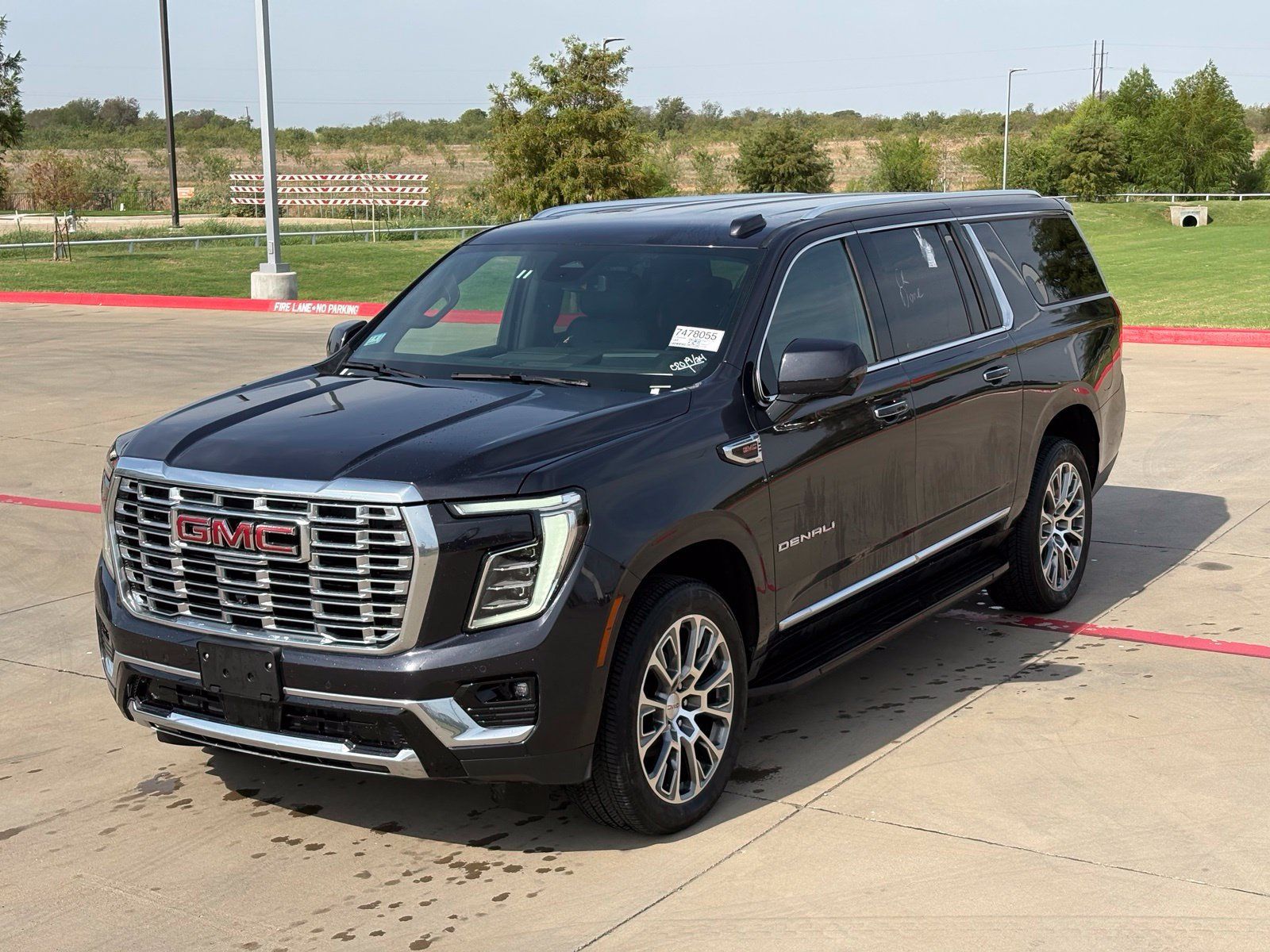 Certified 2025 GMC Yukon XL Denali AWD/4WD image 12