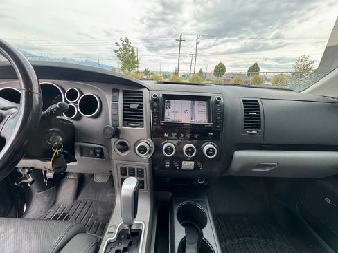 Used 2011 Toyota Sequoia Platinum AWD/4WD image 10