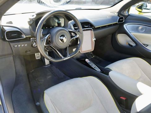 Used 2023 McLaren Artura image 8