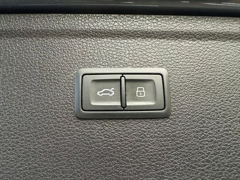 Used 2018 Audi SQ5 Prestige w/ Prestige Package image 28