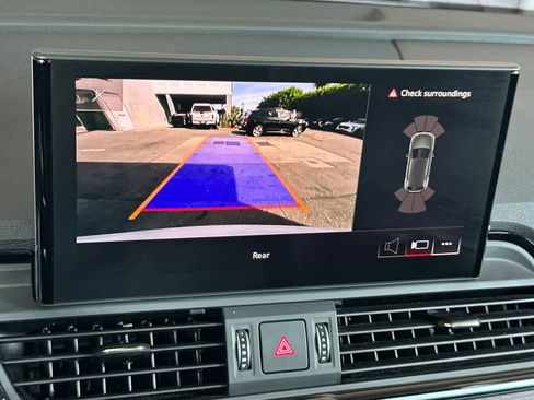 Used 2023 Audi Q5 2.0T Premium w/ Convenience Package image 19