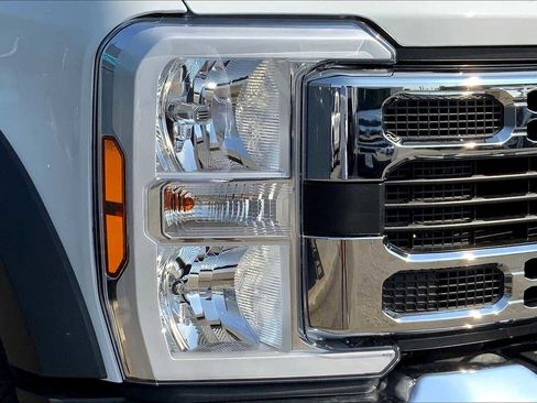 New 2025 Ford F450 XLT image 11