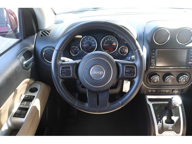 Used 2014 Jeep Cherokee Latitude AWD/4WD image 8