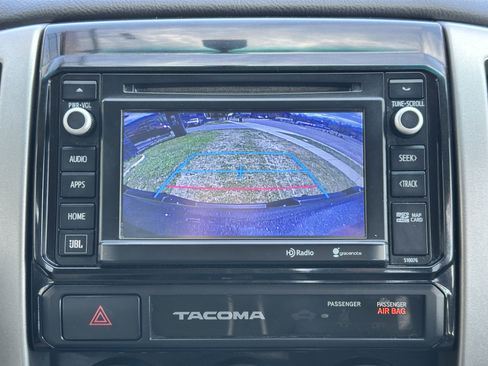 Used 2015 Toyota Tacoma 4x4 Double Cab w/ TRD Off-Road Package image 31