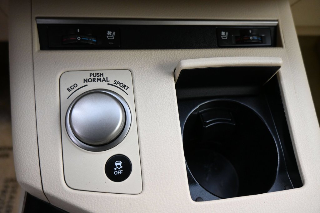 Used 2015 Lexus ES 350 w/ Premium Package FWD image 12