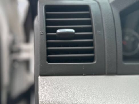 Used 2005 Jeep Grand Cherokee Limited AWD/4WD image 14