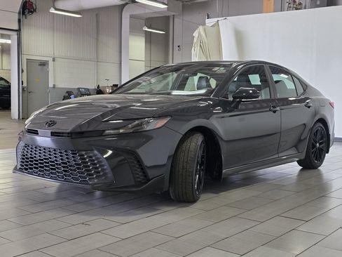 Certified 2025 Toyota Camry SE w/ Convenience Package image 13