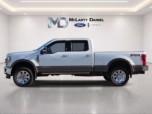 Used 2017 Ford F250 King Ranch w/ King Ranch Ultimate Package AWD/4WD image 3