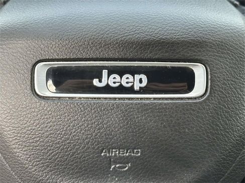 Certified 2022 Jeep Compass Limited image 30