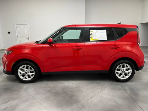 Used 2024 Kia Soul LX w/ Option Group 015 FWD image 5