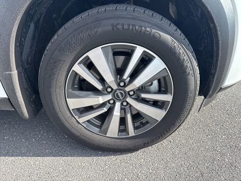 Used 2025 Nissan Pathfinder SL w/ Cargo Package image 11