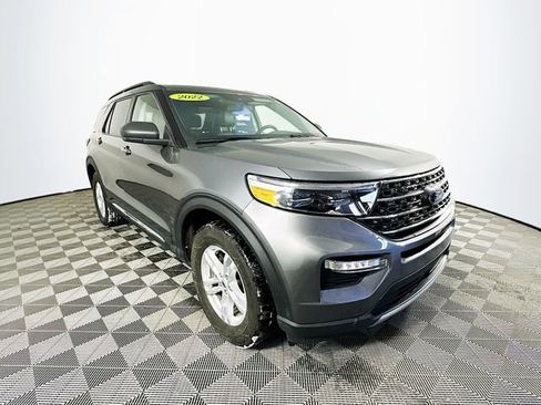 Certified 2022 Ford Explorer XLT w/ Equipment Group 202A image 4