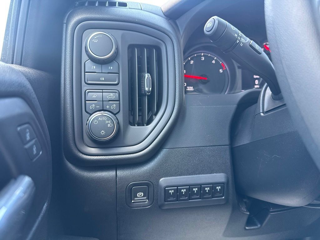 New 2026 Chevrolet Silverado 2500 Custom w/ Custom Value Package AWD/4WD image 17