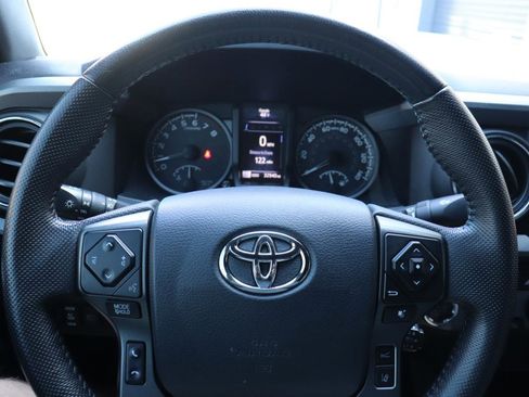 Used 2018 Toyota Tacoma TRD Sport image 50