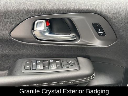 New 2026 Chrysler Pacifica Select AWD/4WD image 16