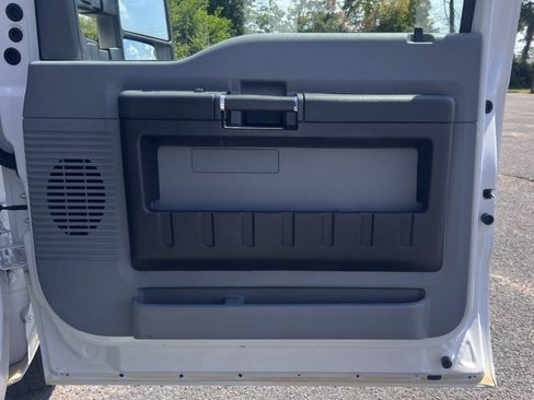 Used 2016 Ford F250 XL w/ Power Equipment Group RWD image 17