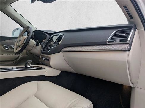 Used 2024 Volvo XC90 T8 Plus image 22