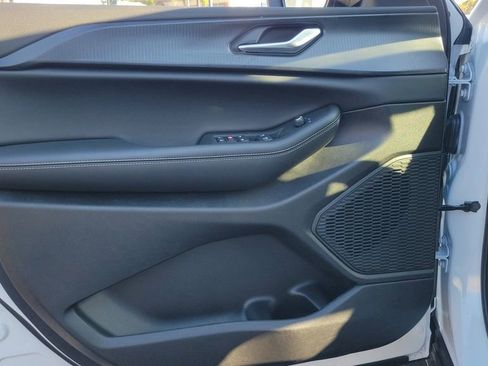 New 2025 Jeep Grand Cherokee Laredo image 18