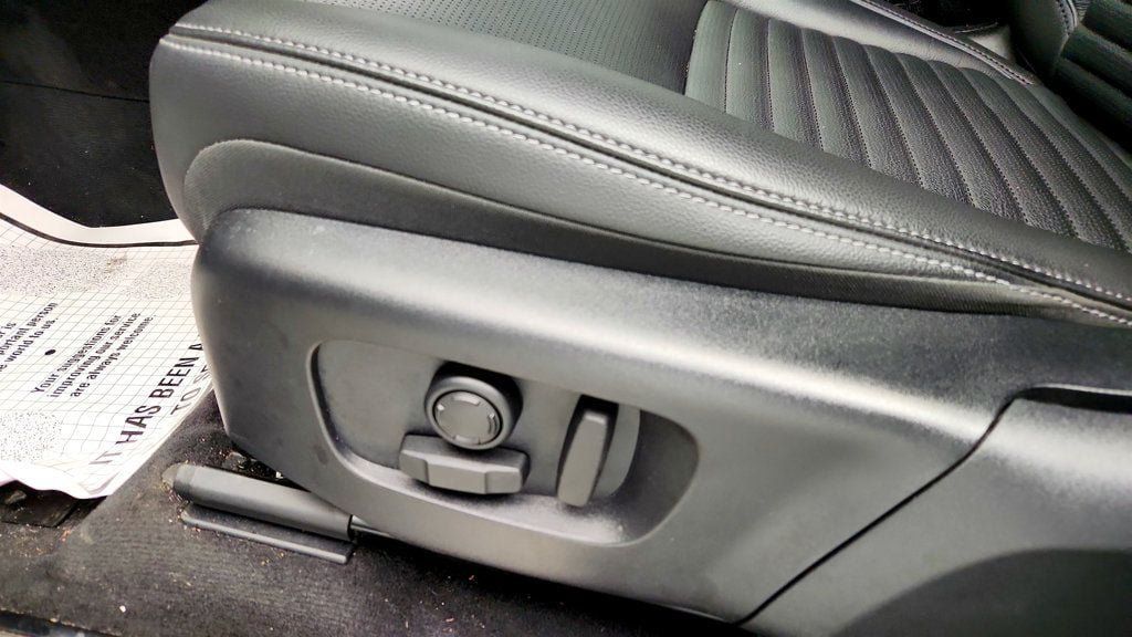 Used 2025 Land Rover Discovery Sport Dynamic SE AWD/4WD image 14
