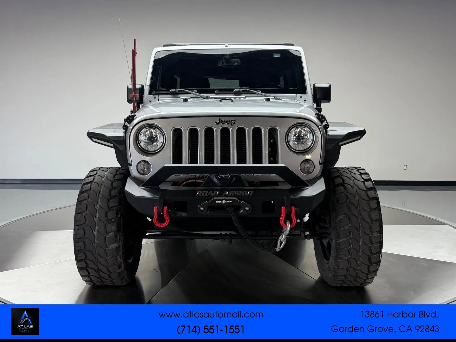 Used 2018 Jeep Wrangler Unlimited Sahara AWD/4WD image 3