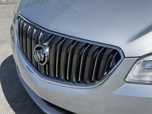 Used 2017 Buick Enclave Leather FWD image 6
