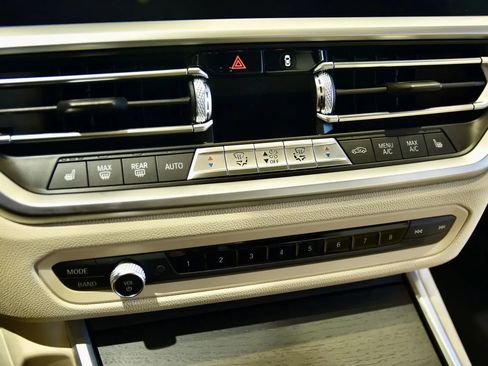 Used 2020 BMW 330i xDrive Sedan w/ Driving Assistance Package image 15