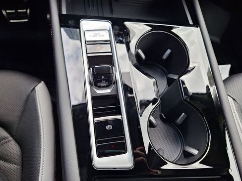 New 2026 Volkswagen Atlas Peak Edition image 18